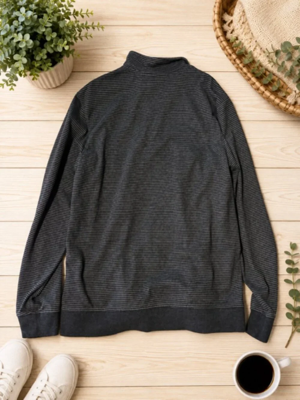 IZOD Men’s Quarter-Zip Pullover – Size Medium